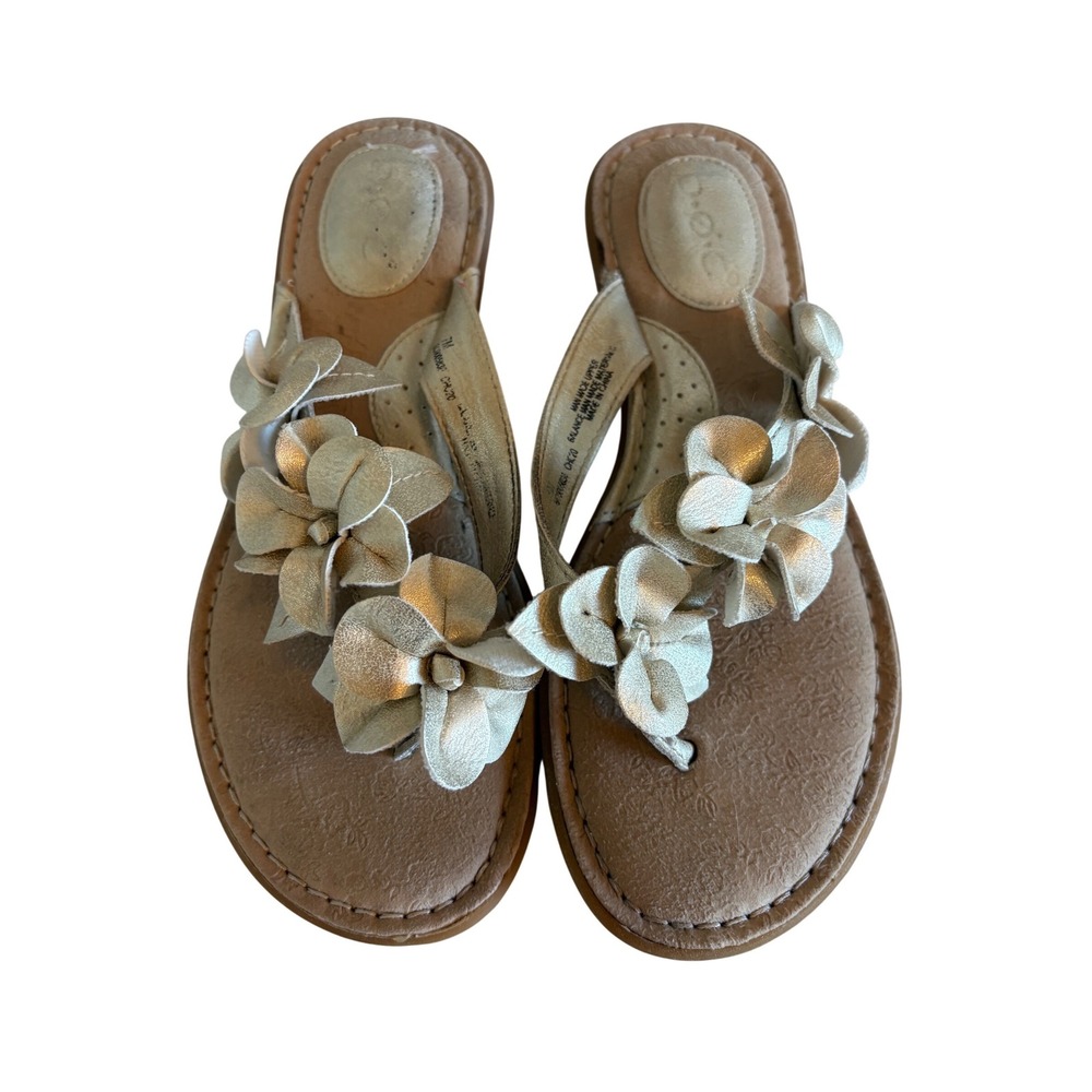 b.o.c. Born Concept Women Gold Metallic Floral Thong Sandals Size 7M CHC20